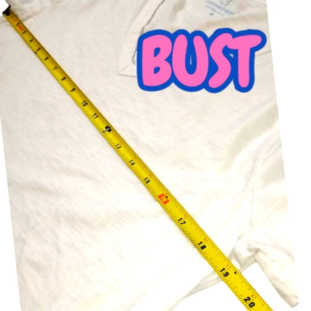 EUC Vineyard Vines Classic White V-Neck Tee Sz. Md - Picture 6 of 9